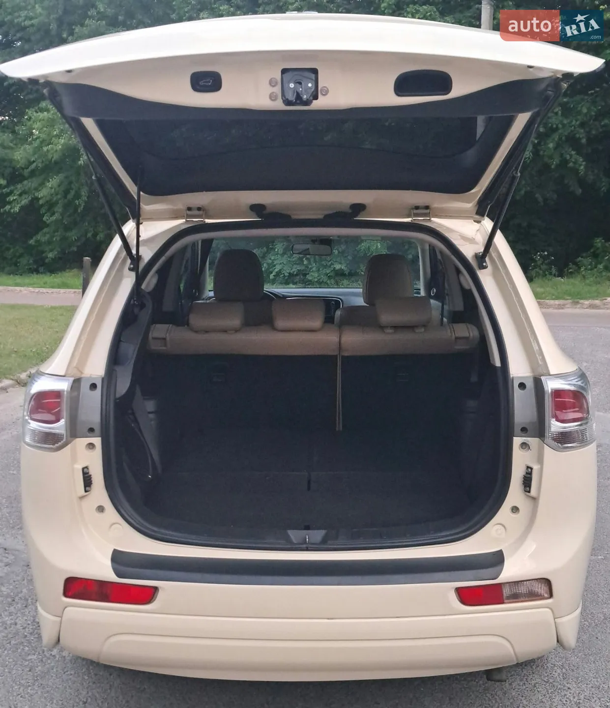 2012 Mitsubishi Outlander - мініатюра 12