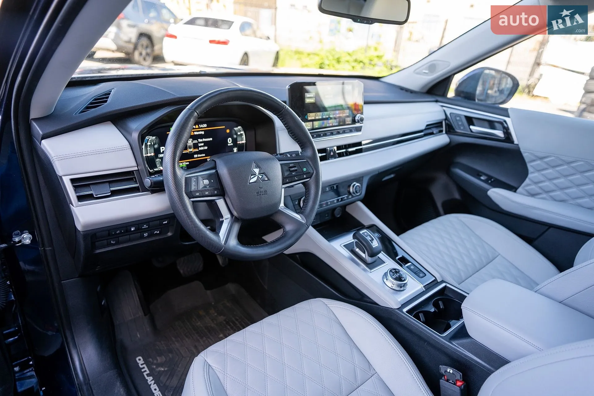 2023 Mitsubishi Outlander - мініатюра 18