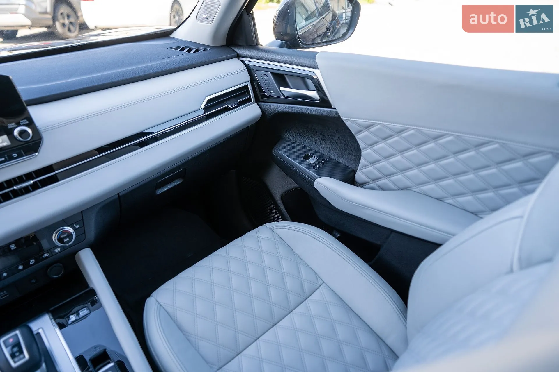 2023 Mitsubishi Outlander - мініатюра 23