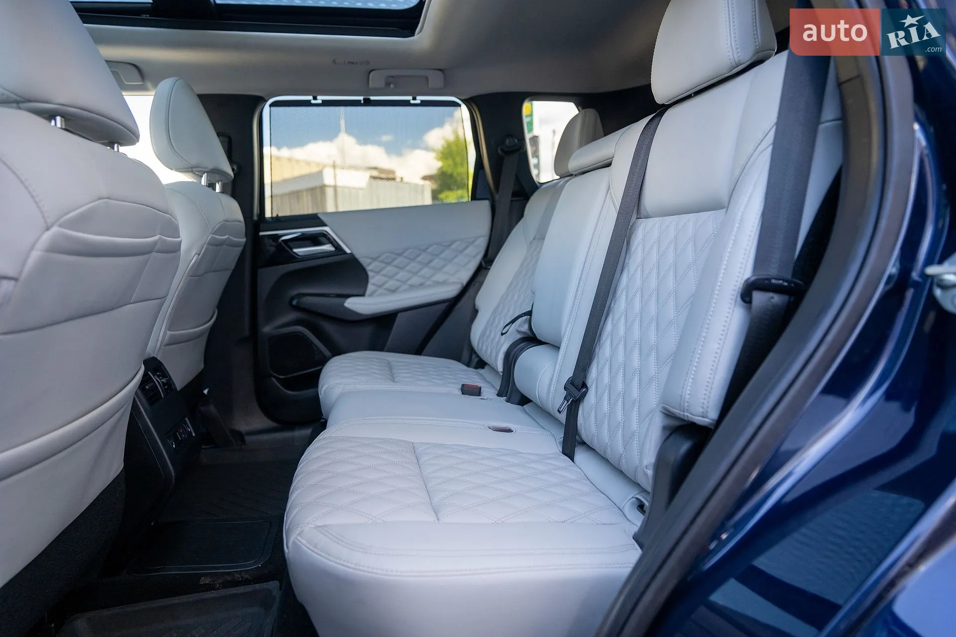 2023 Mitsubishi Outlander - мініатюра 30