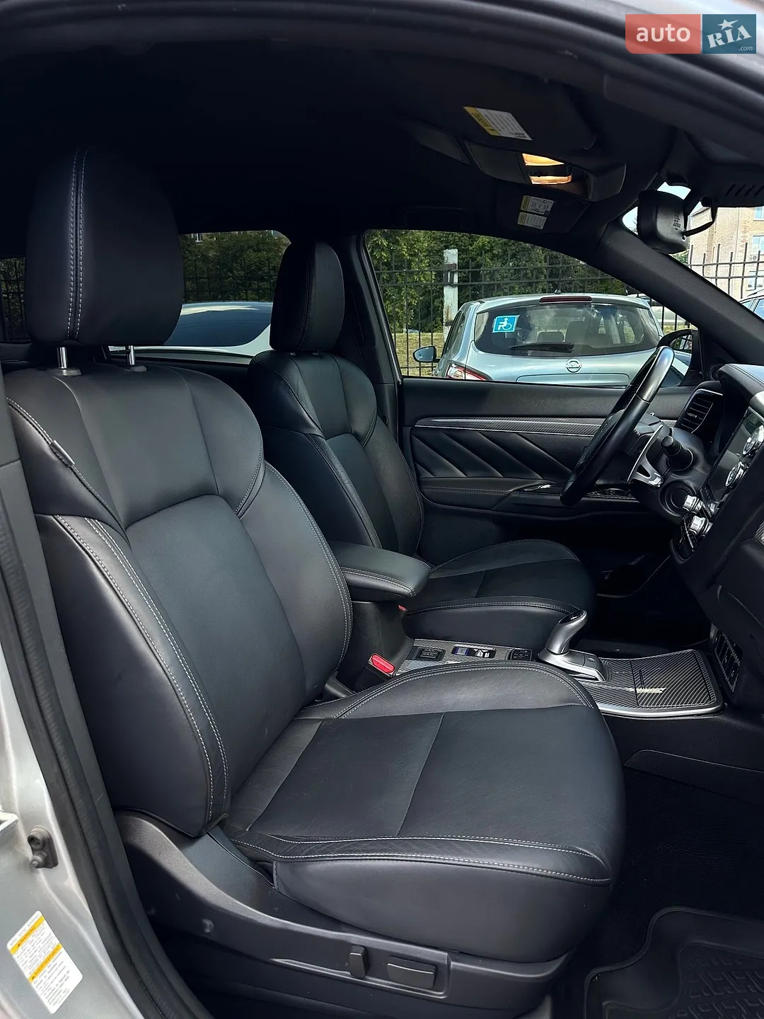 2022 Mitsubishi Outlander - мініатюра 10