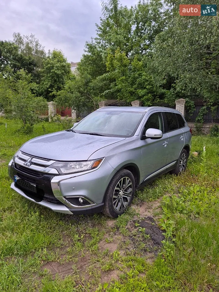 2017 Mitsubishi Outlander - мініатюра 17