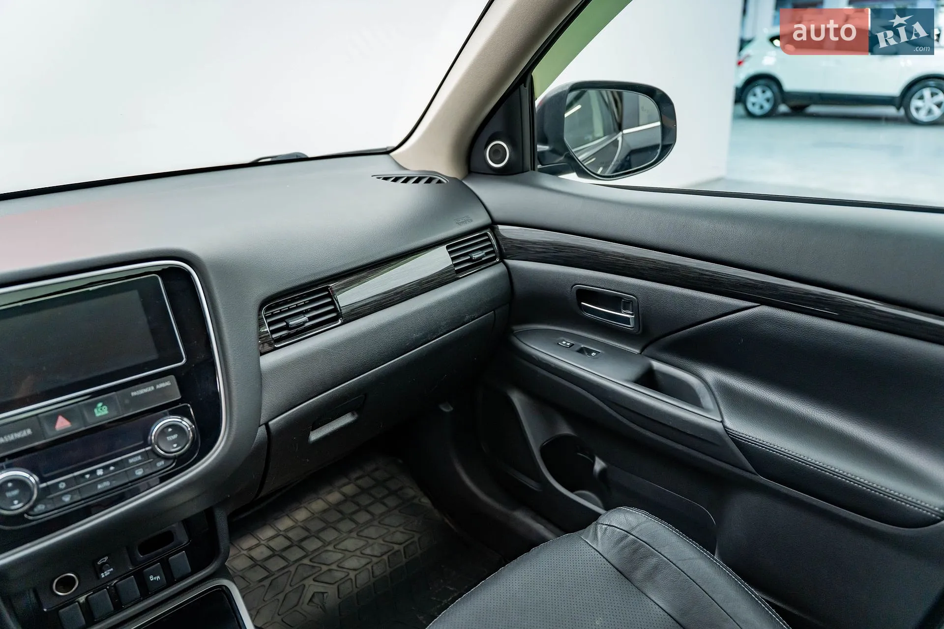 2017 Mitsubishi Outlander - мініатюра 14