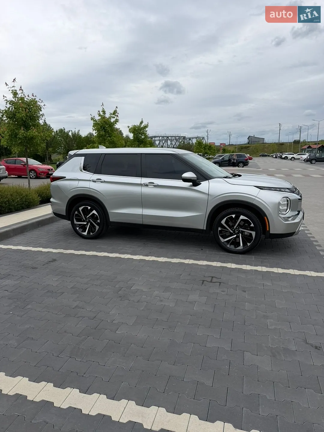 2021 Mitsubishi Outlander - мініатюра 5