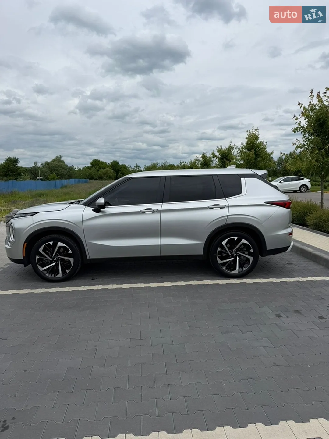 2021 Mitsubishi Outlander - мініатюра 9