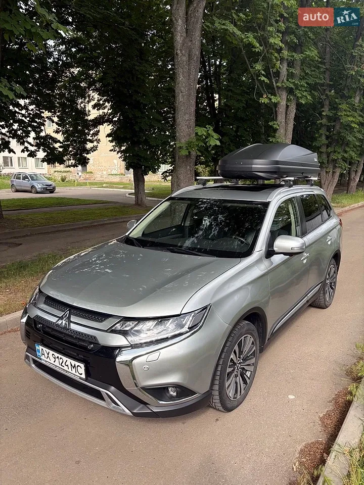 2022 Mitsubishi Outlander - мініатюра 21