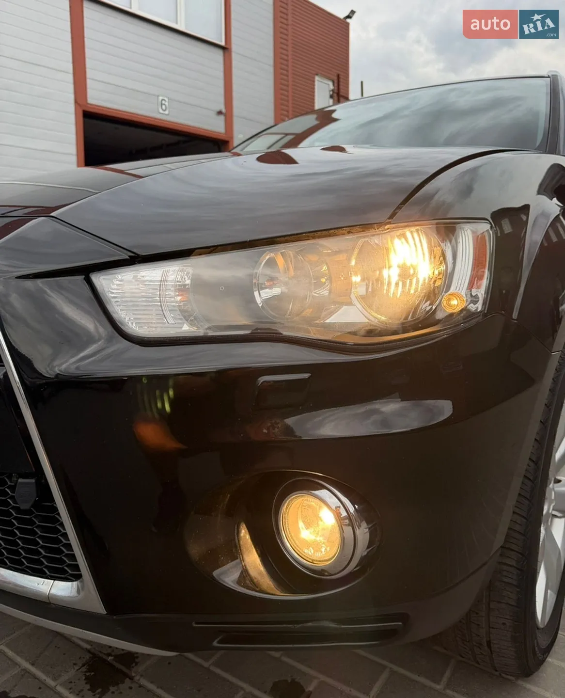 2010 Mitsubishi Outlander - мініатюра 12