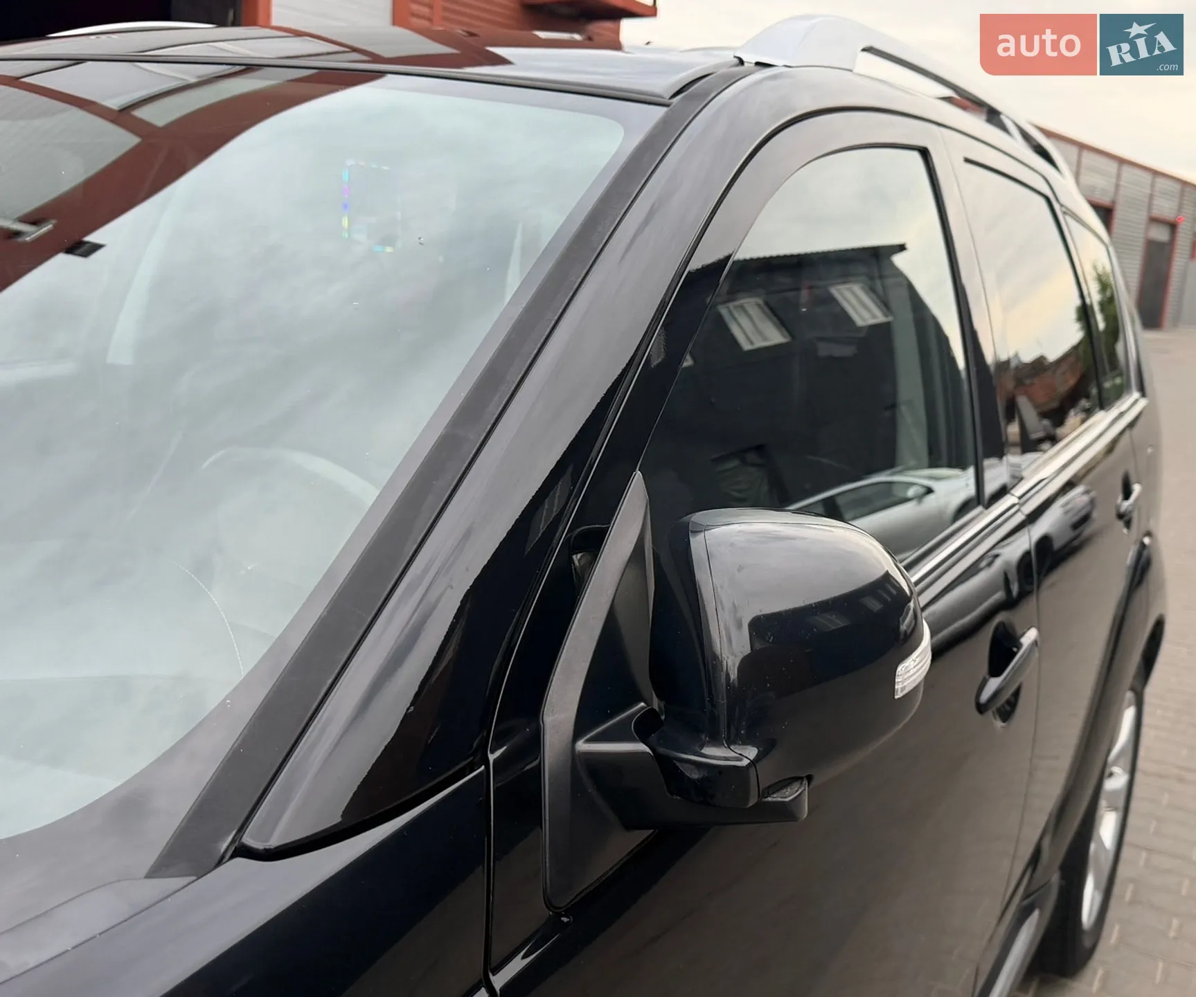 2010 Mitsubishi Outlander - мініатюра 16