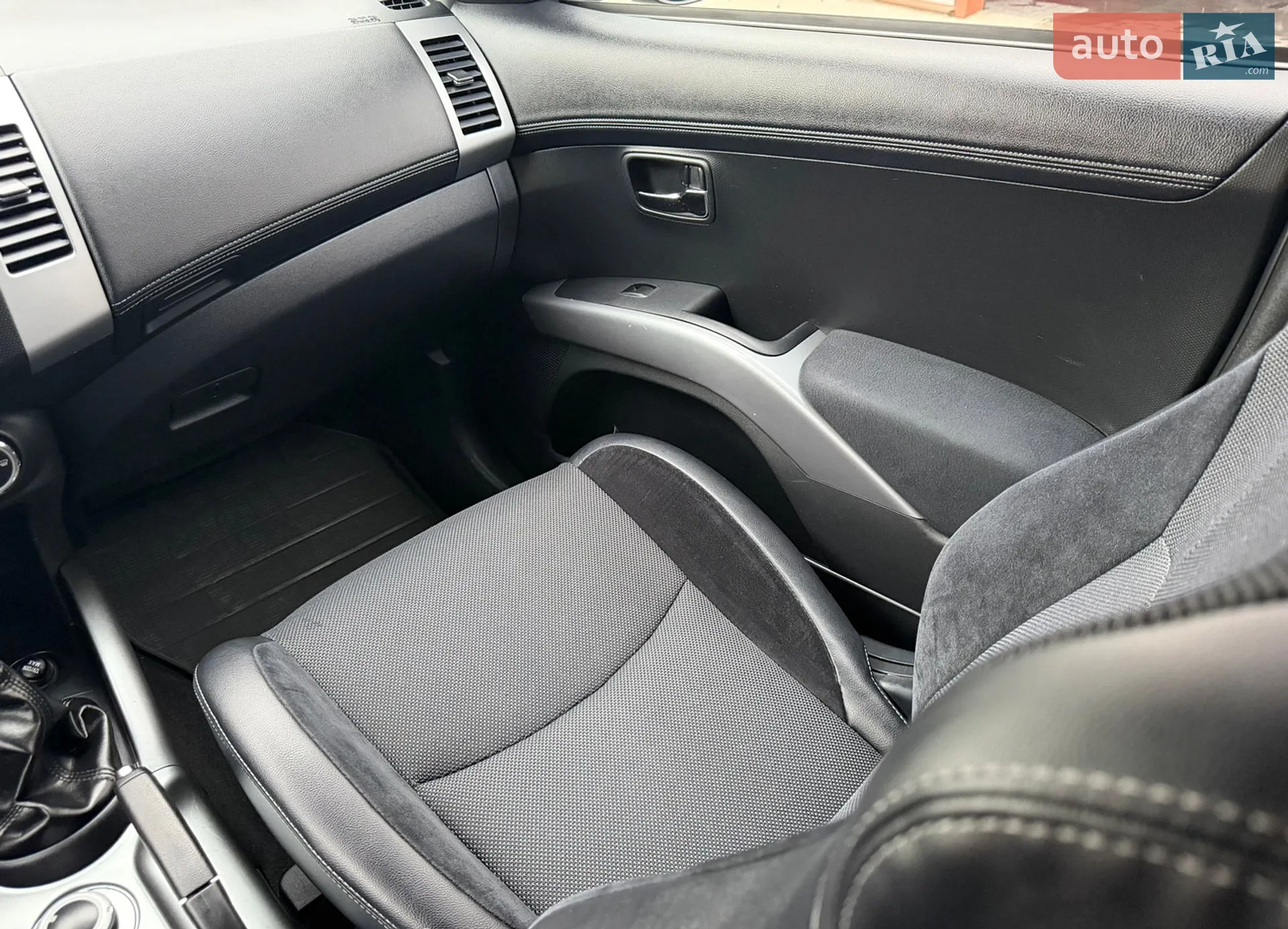 2010 Mitsubishi Outlander - мініатюра 24