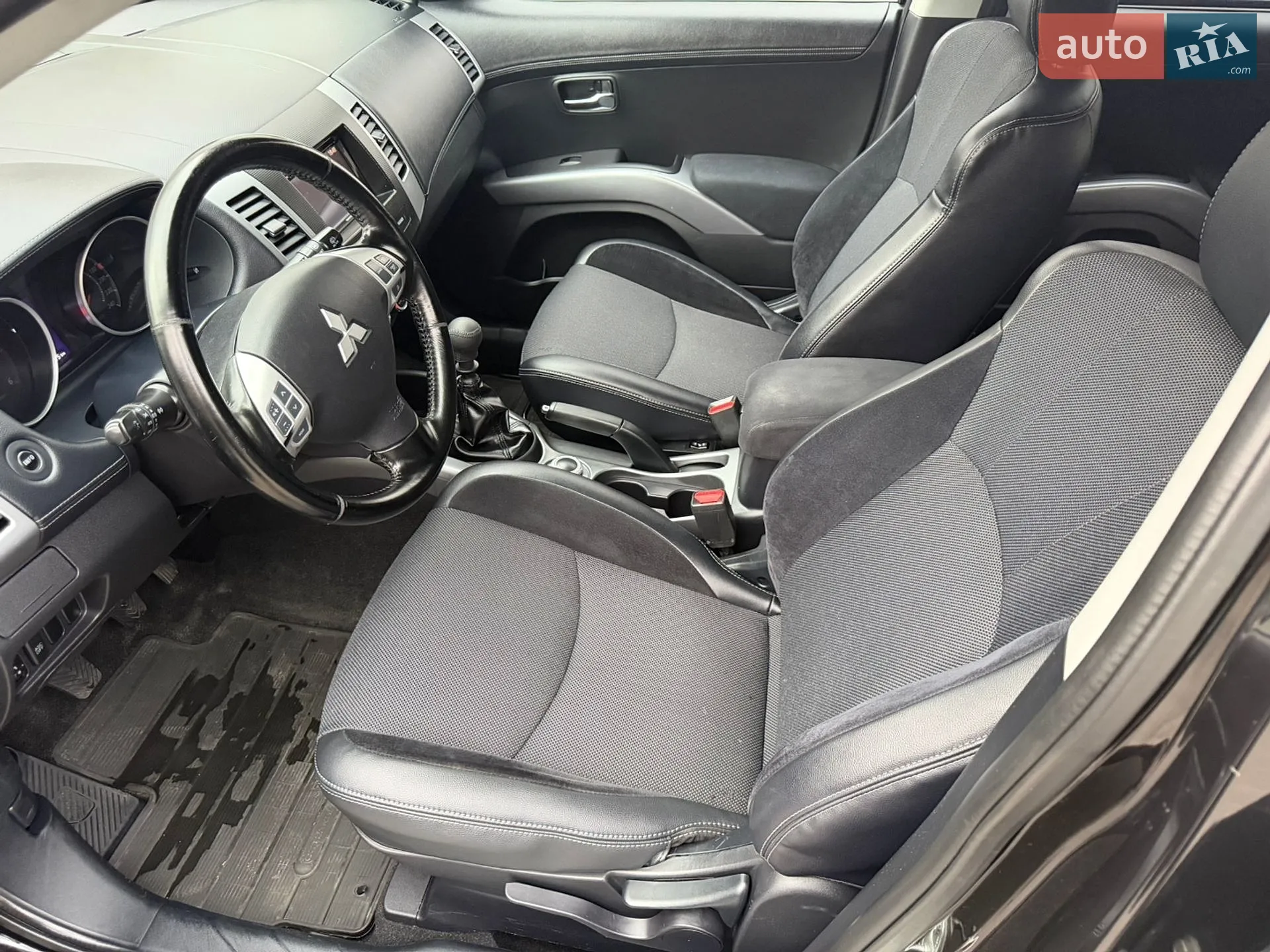 2010 Mitsubishi Outlander - мініатюра 32