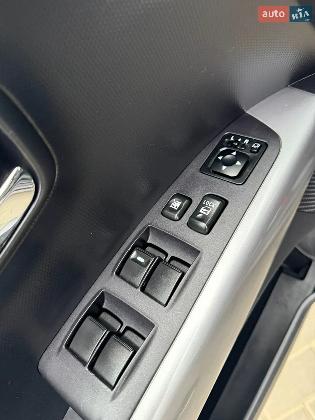 2010 Mitsubishi Outlander - мініатюра 36