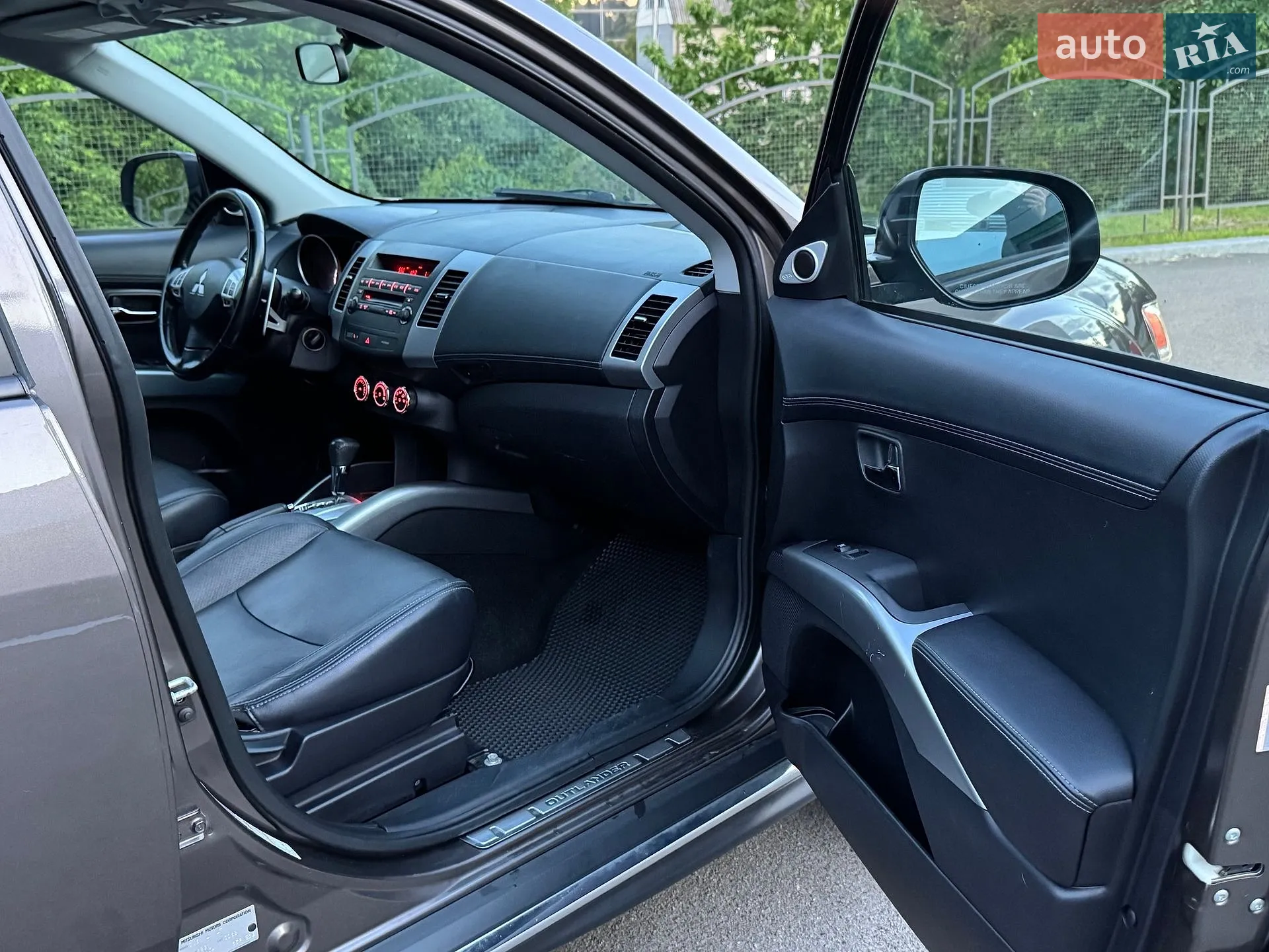 2010 Mitsubishi Outlander - мініатюра 21