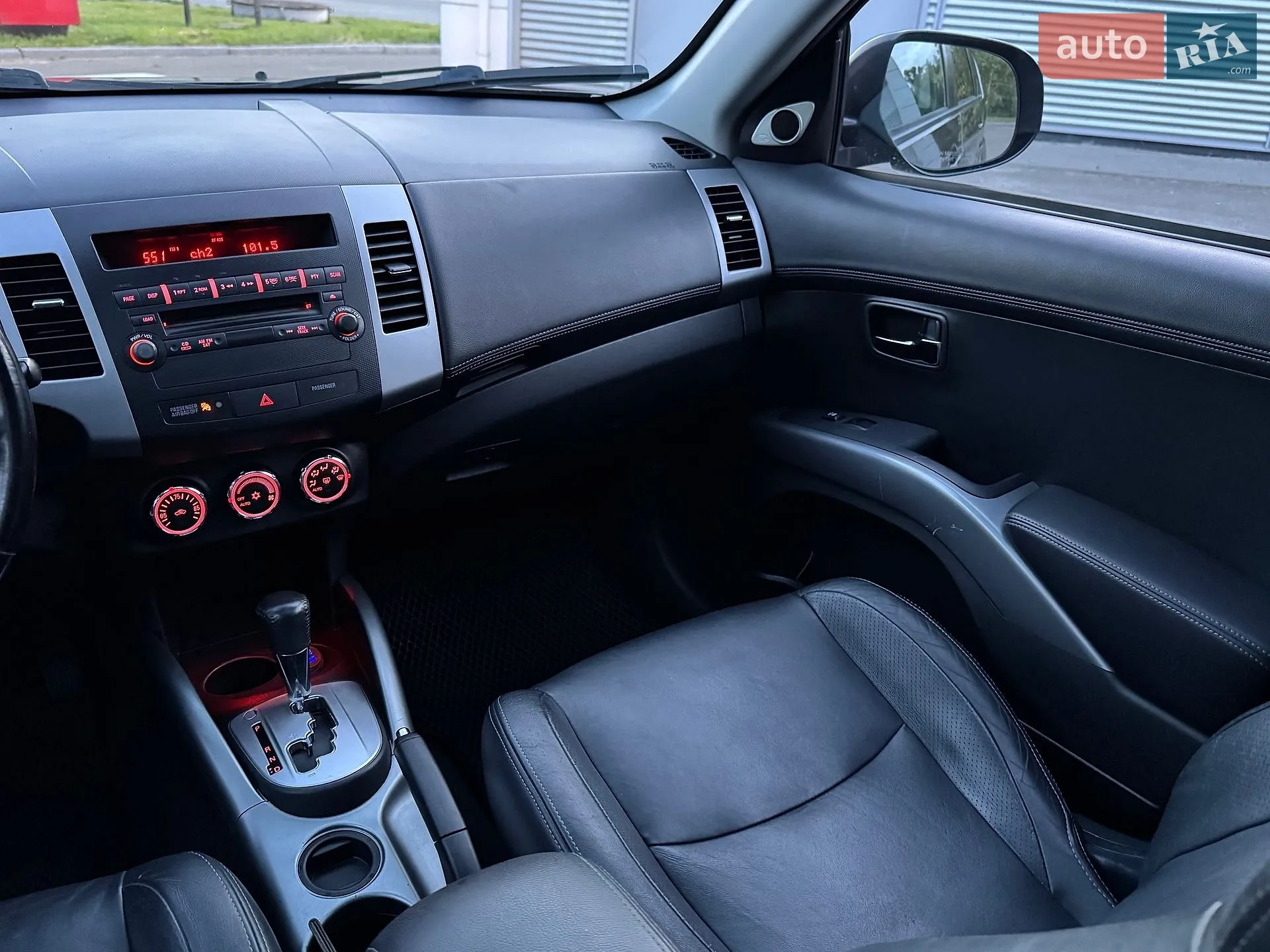 2010 Mitsubishi Outlander - мініатюра 29