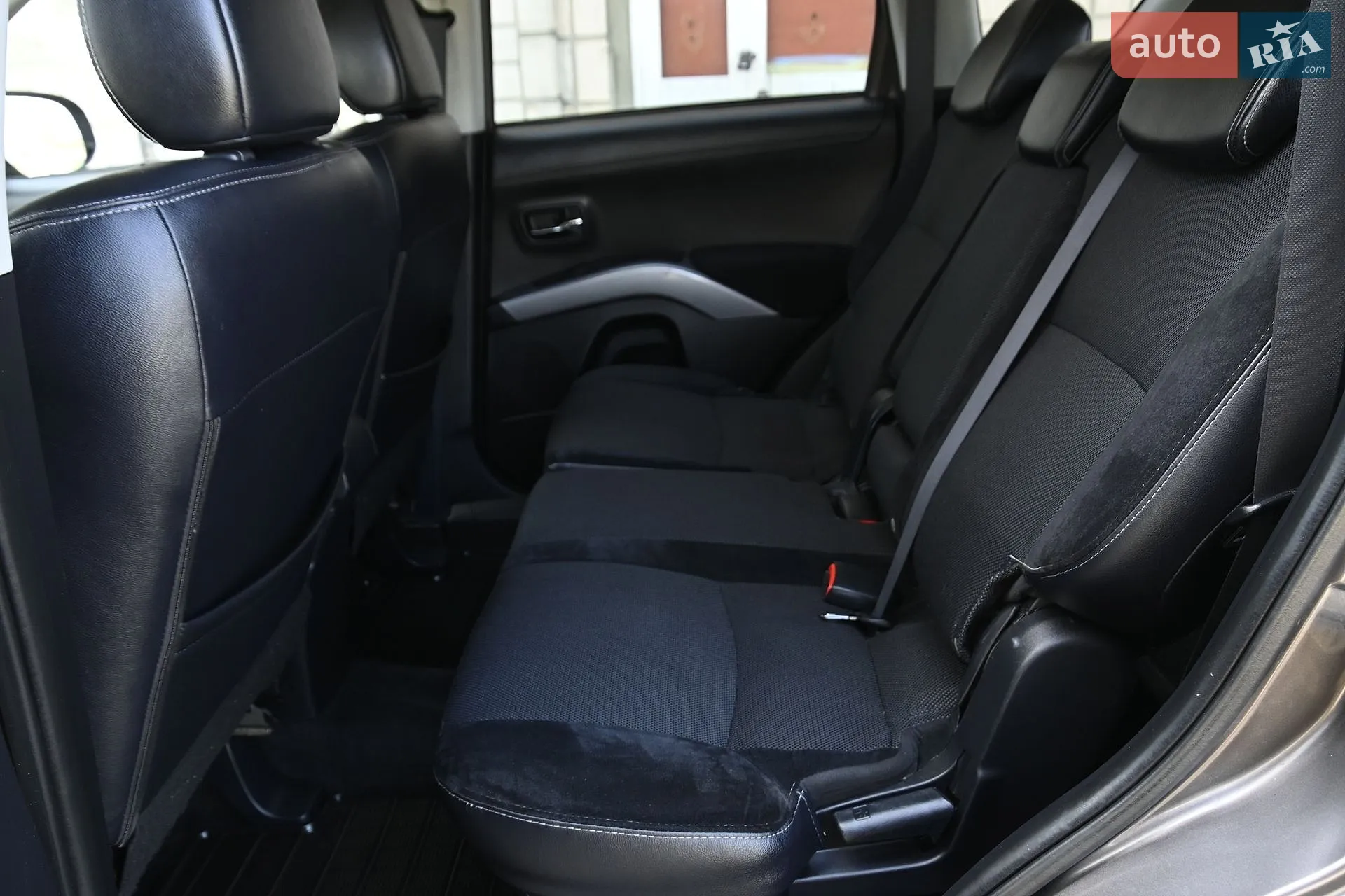 2010 Mitsubishi Outlander - мініатюра 30