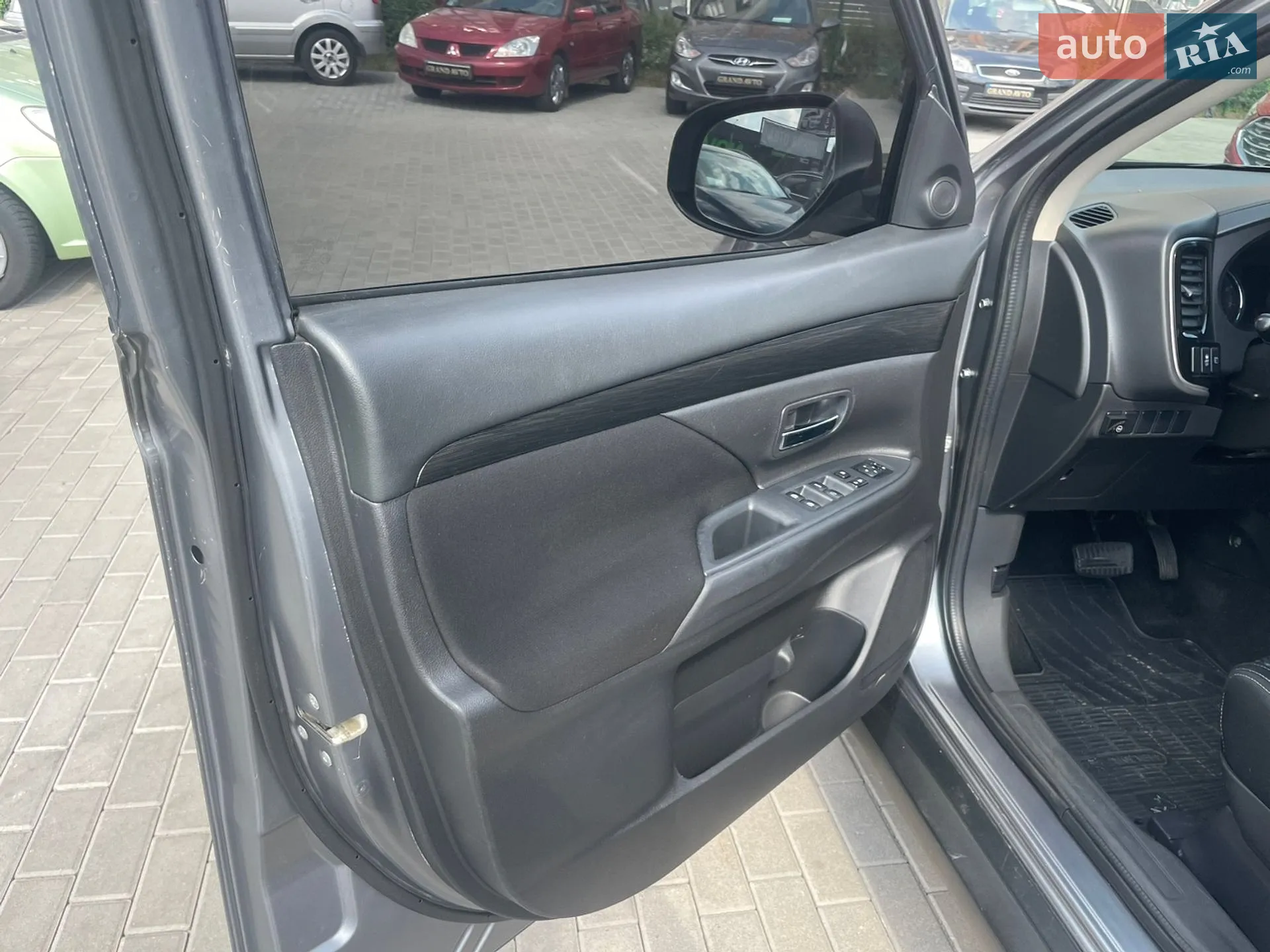 2015 Mitsubishi Outlander - мініатюра 8