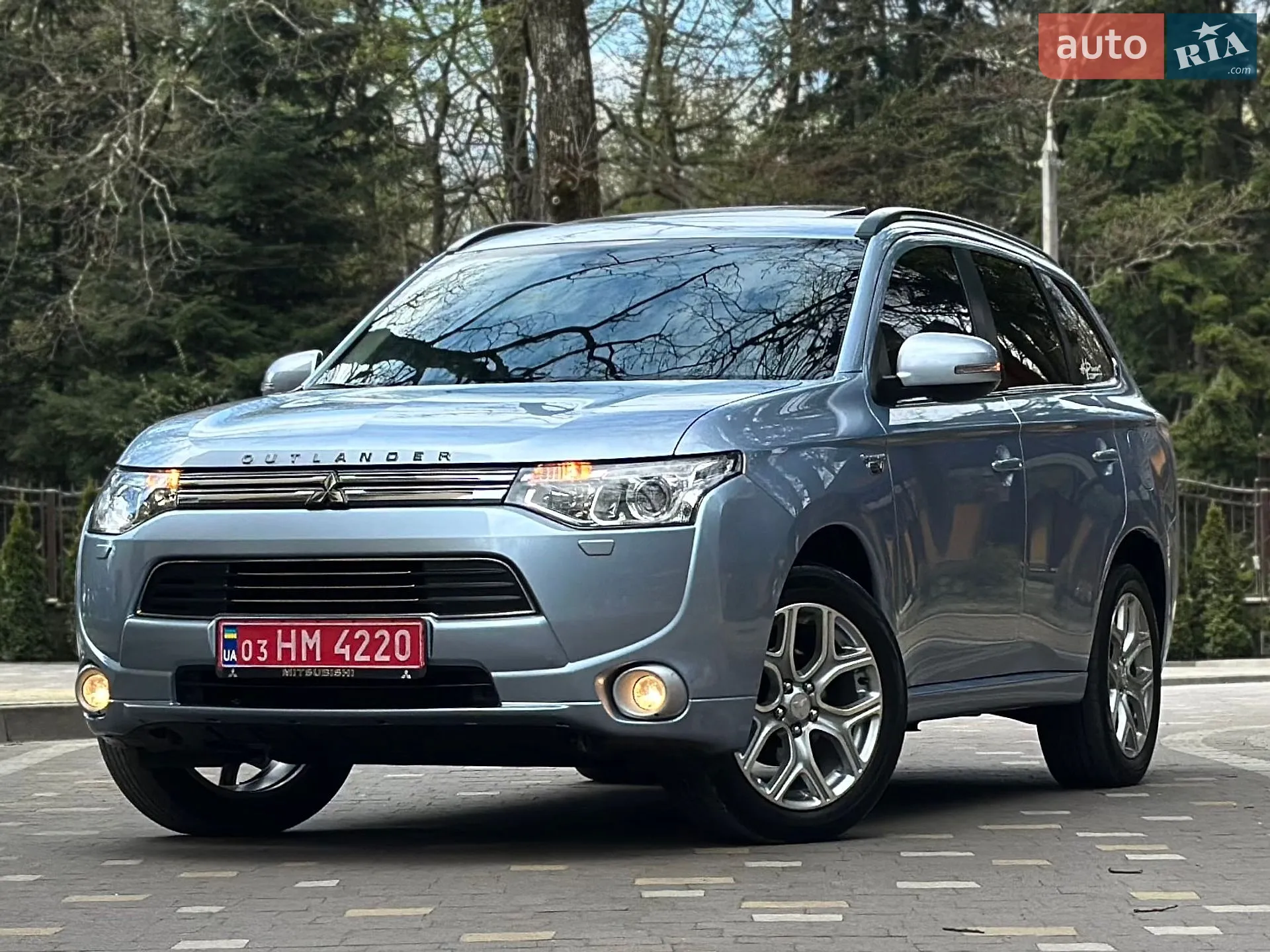 2014 Mitsubishi Outlander - фото 1