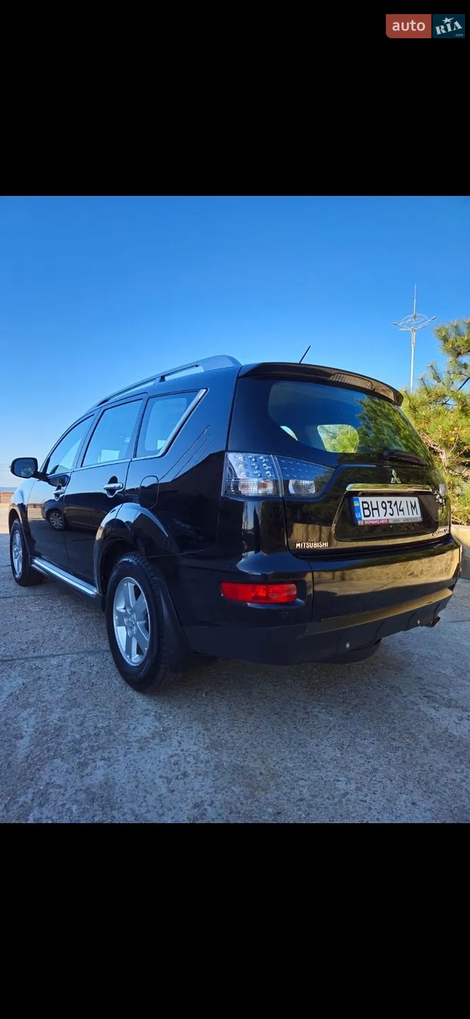 2010 Mitsubishi Outlander - мініатюра 11