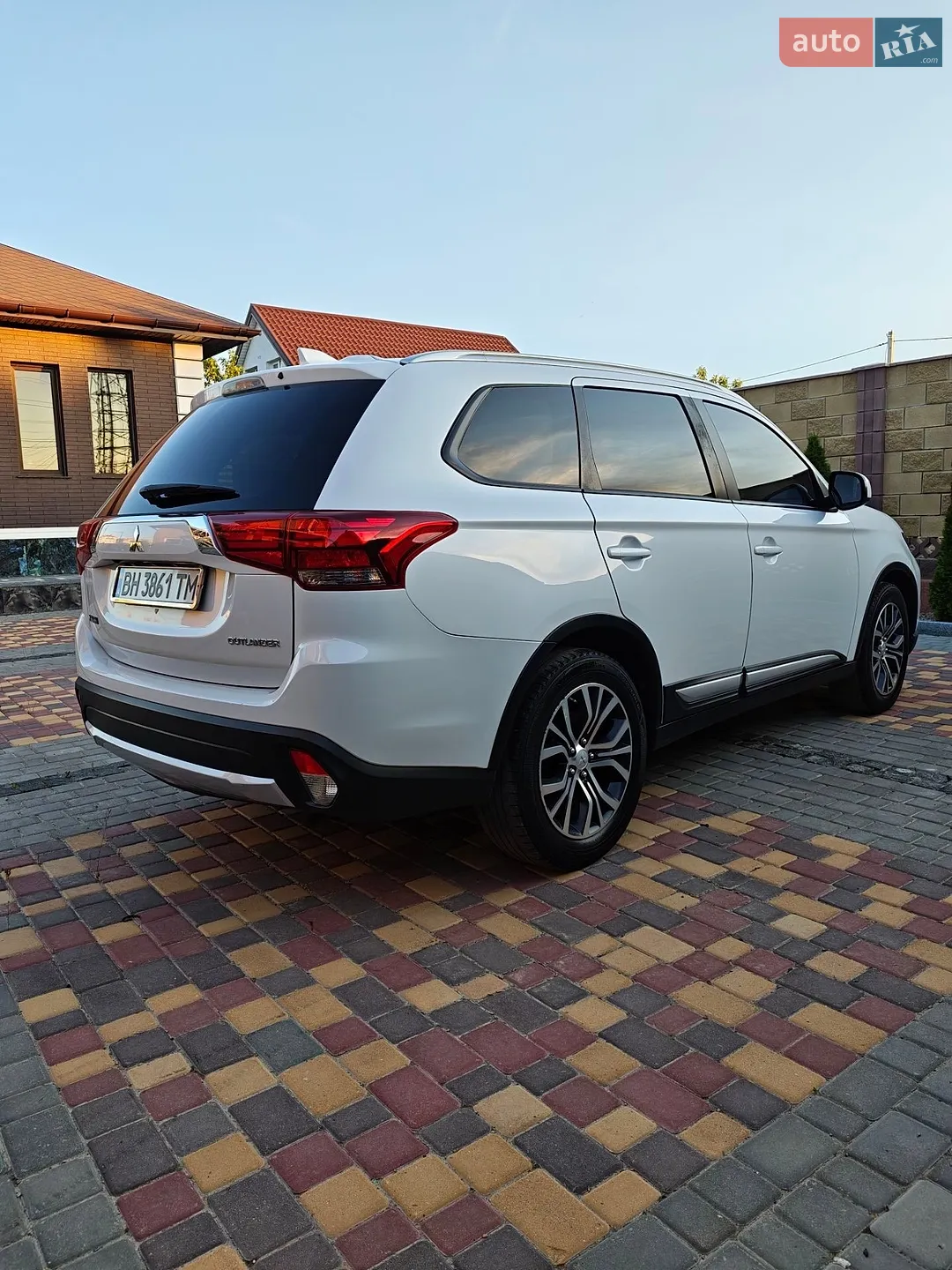 2016 Mitsubishi Outlander - мініатюра 3