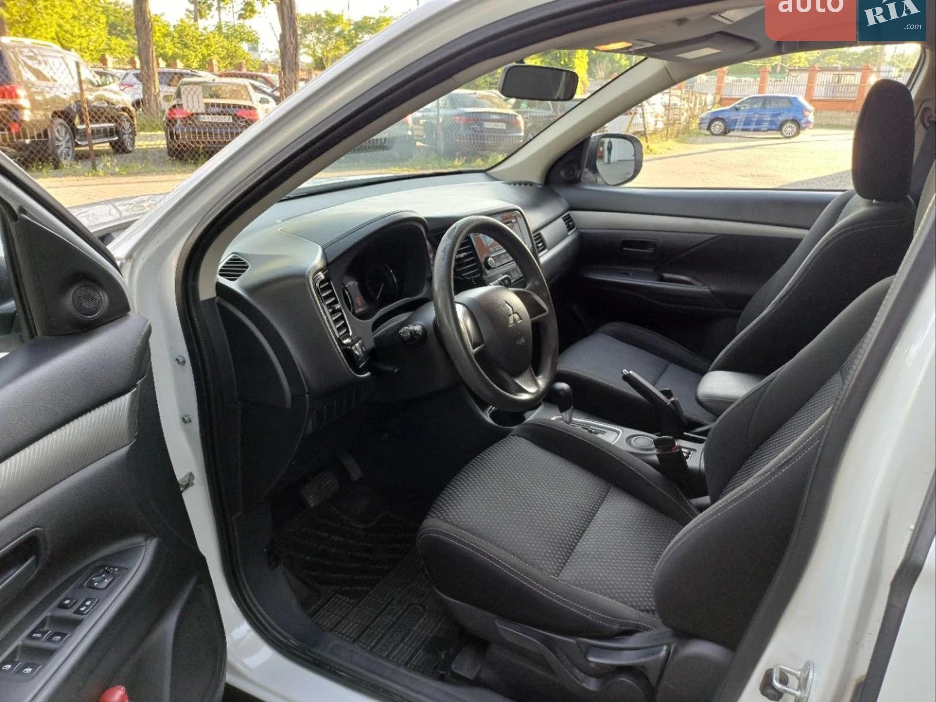 2016 Mitsubishi Outlander - мініатюра 13