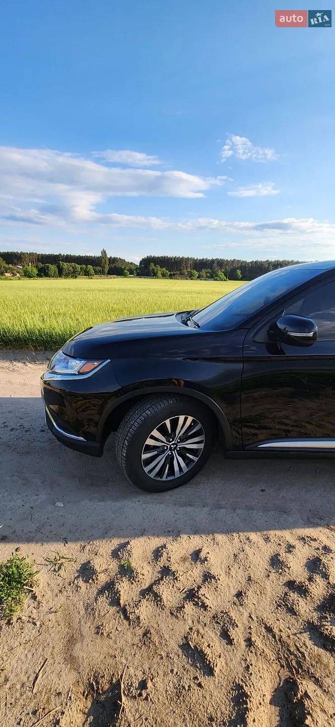 2020 Mitsubishi Outlander - мініатюра 11