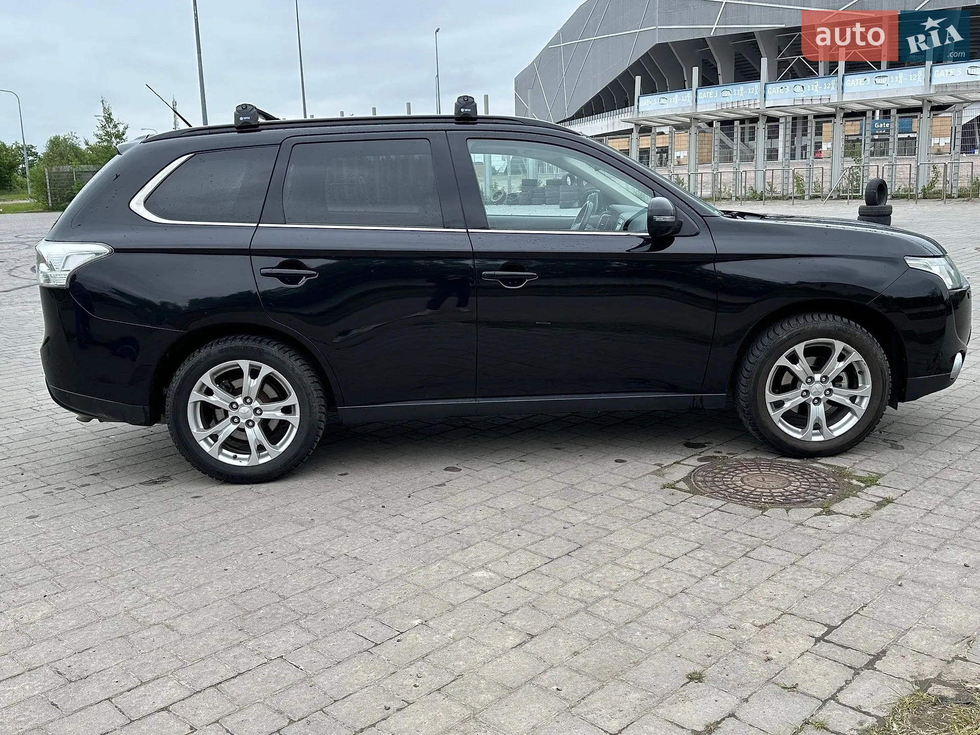 2012 Mitsubishi Outlander - фото 1