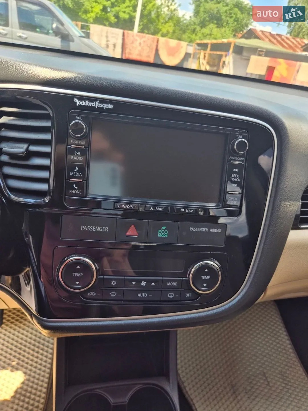 2016 Mitsubishi Outlander - мініатюра 16