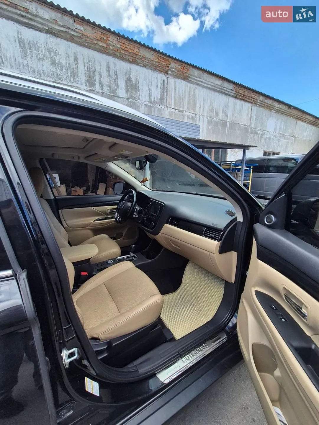 2016 Mitsubishi Outlander - мініатюра 10