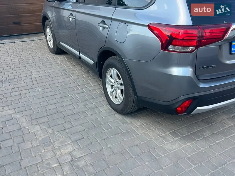 Mitsubishi Outlander 2017