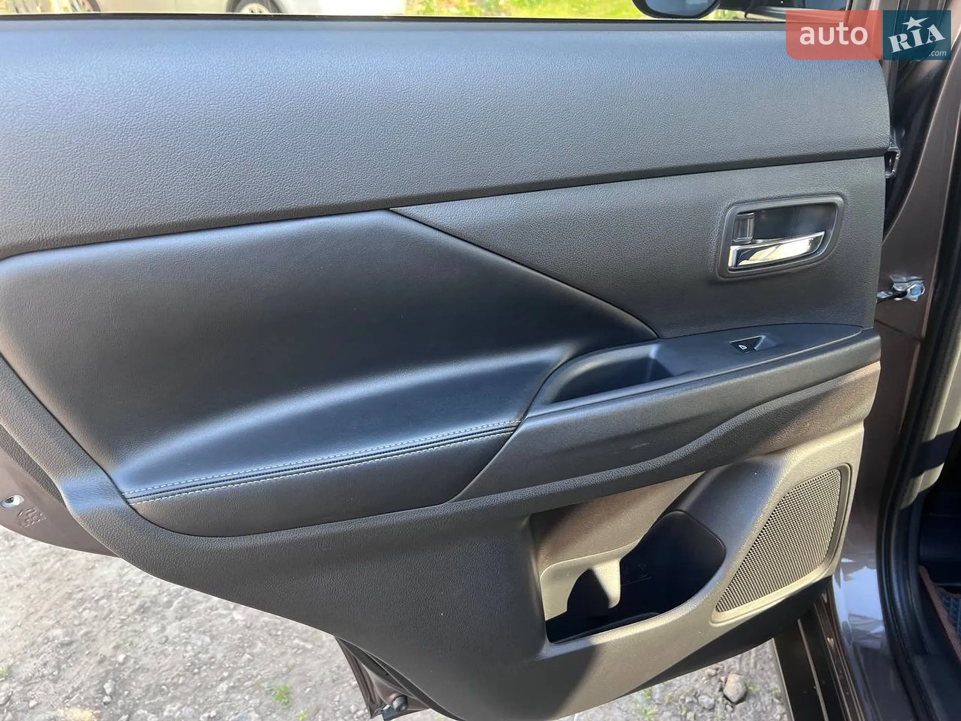 2021 Mitsubishi Outlander - мініатюра 12