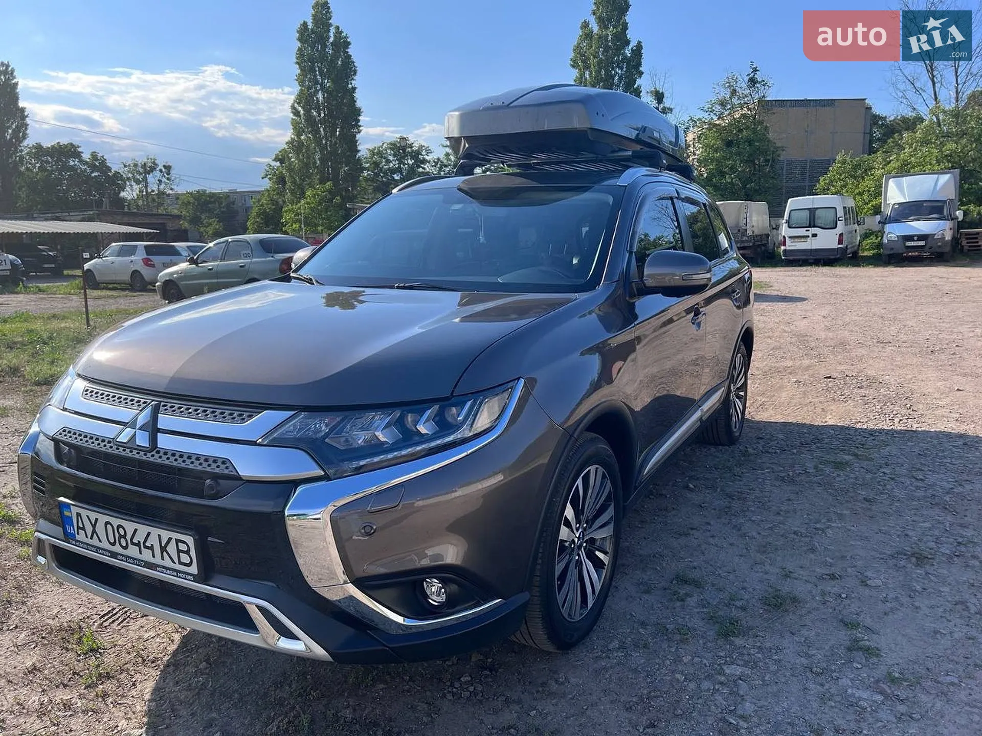 2021 Mitsubishi Outlander - фото 1