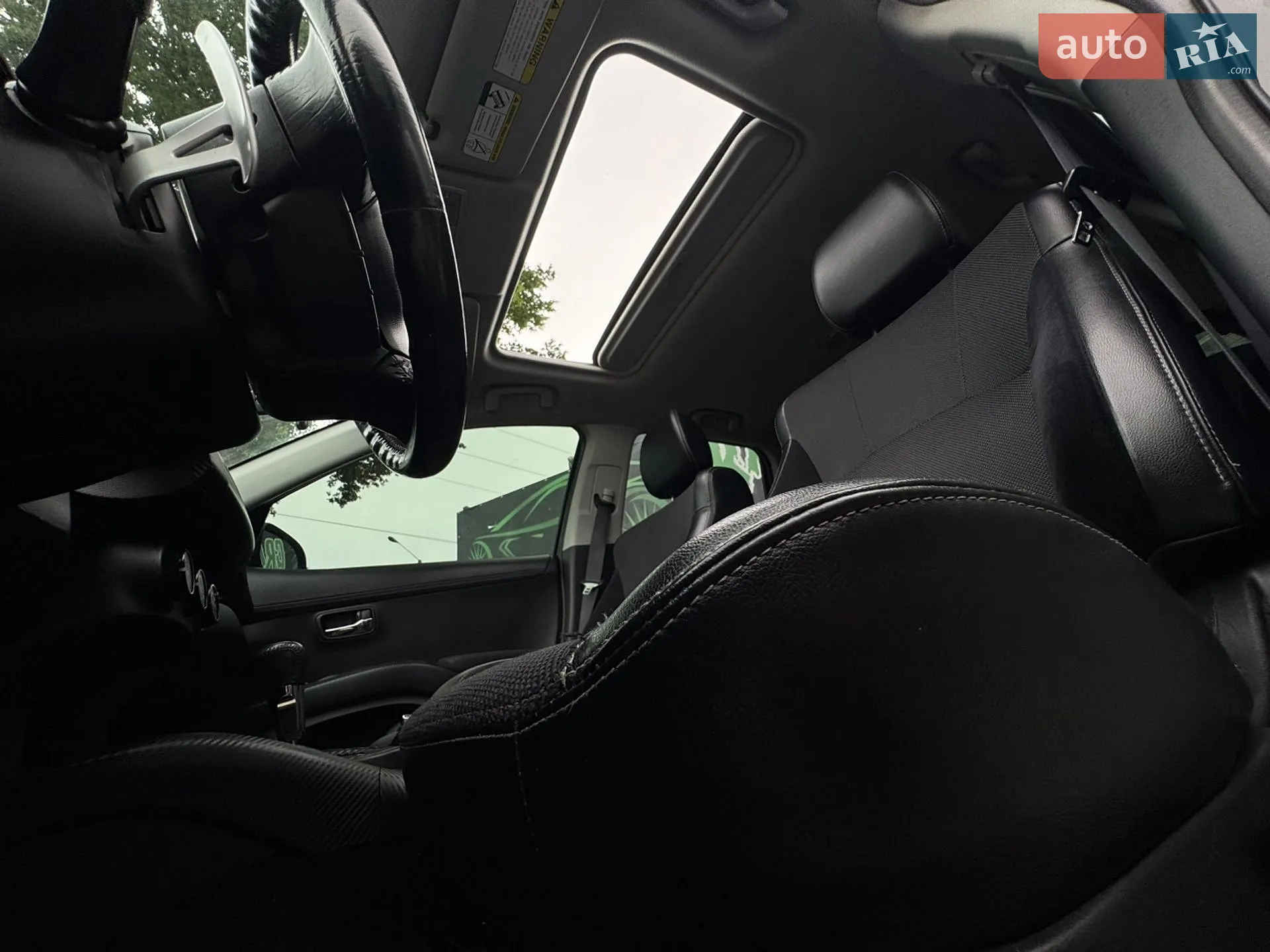 2010 Mitsubishi Outlander - мініатюра 28