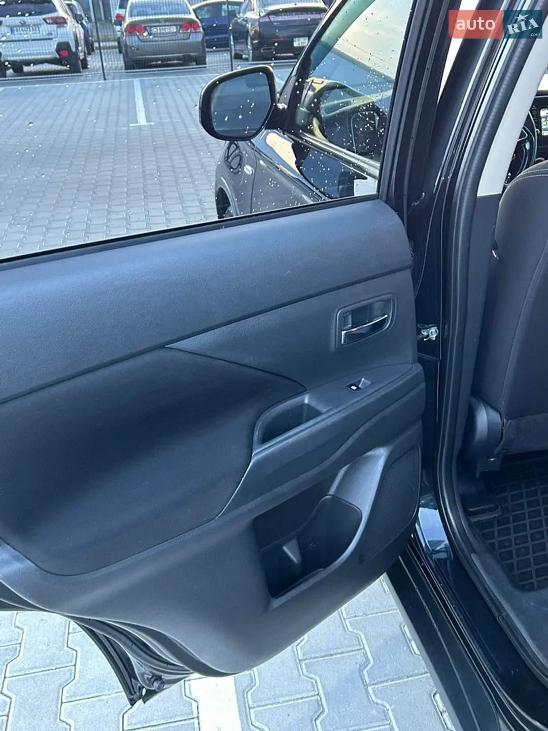2017 Mitsubishi Outlander - мініатюра 25
