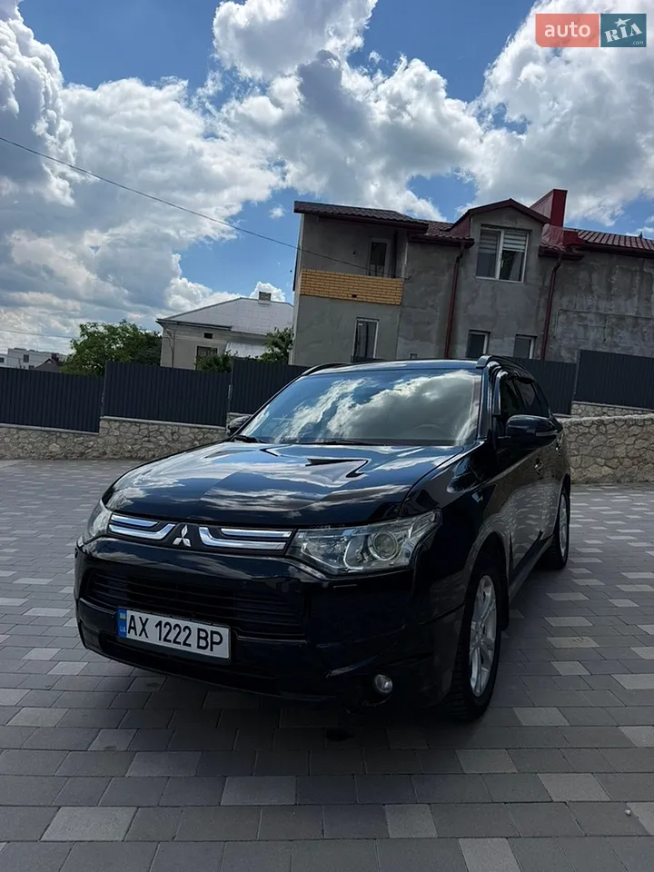 2013 Mitsubishi Outlander - мініатюра 19