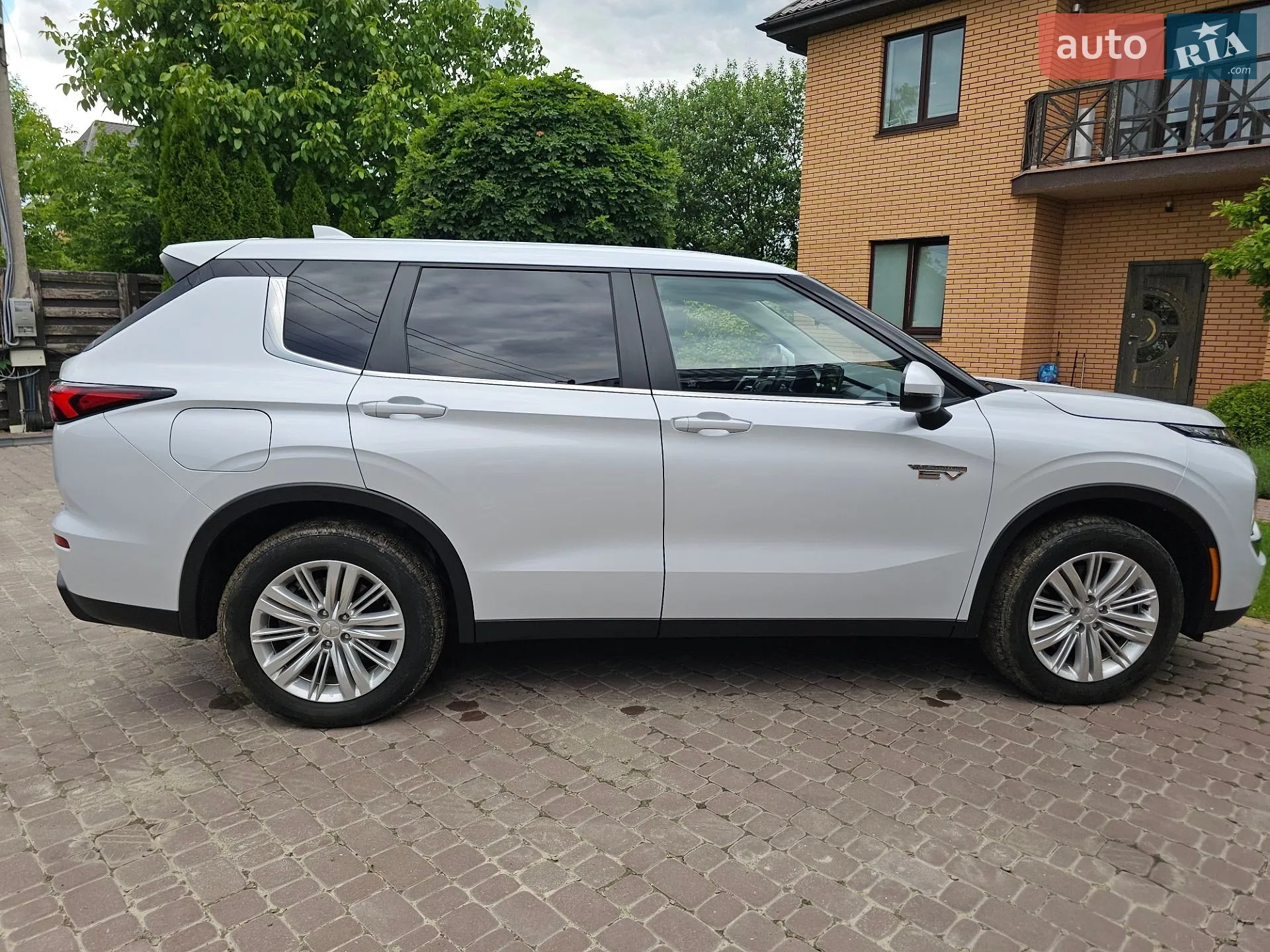 2023 Mitsubishi Outlander - мініатюра 17