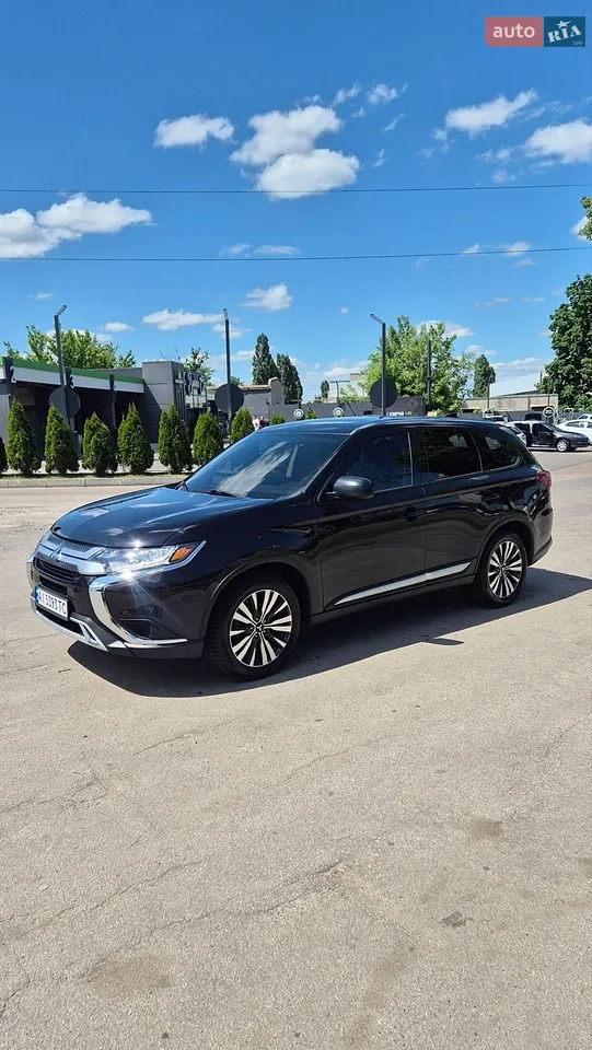 2021 Mitsubishi Outlander - мініатюра 30