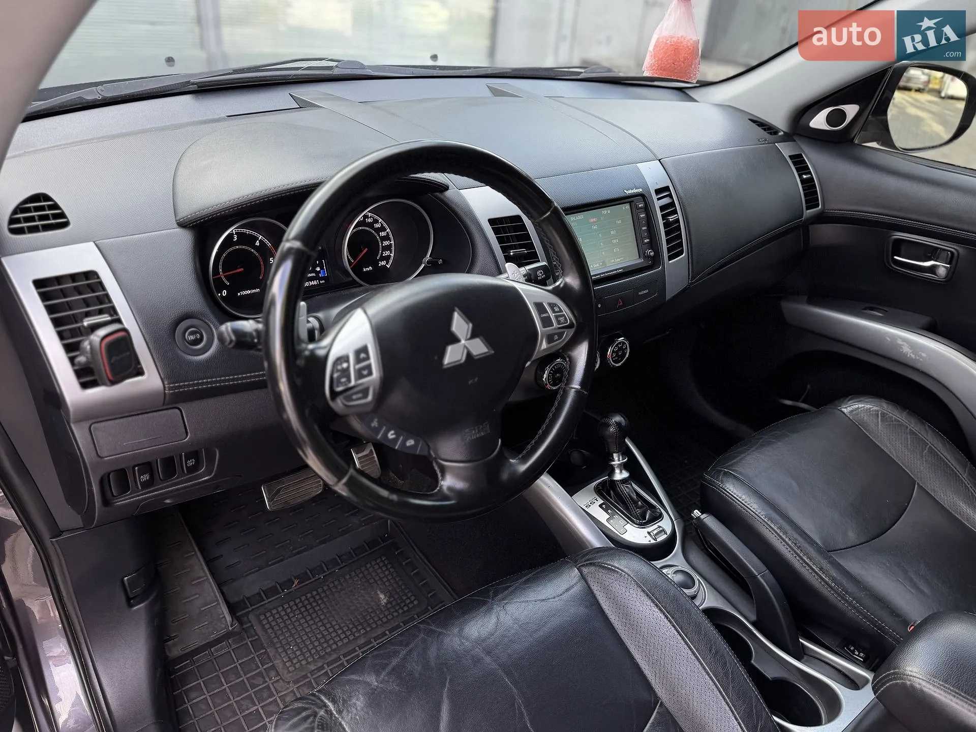 2010 Mitsubishi Outlander - мініатюра 12