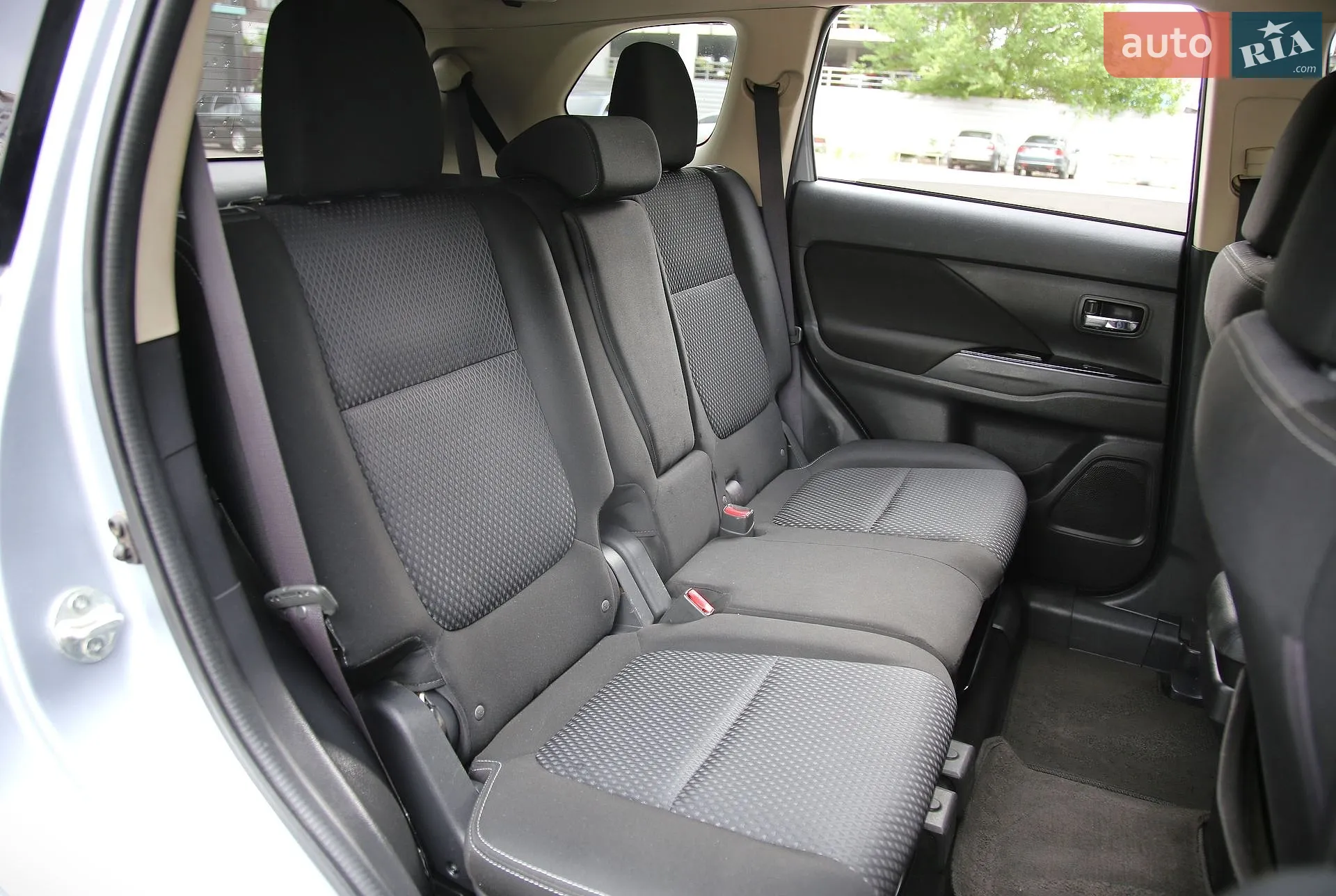 2017 Mitsubishi Outlander - мініатюра 10