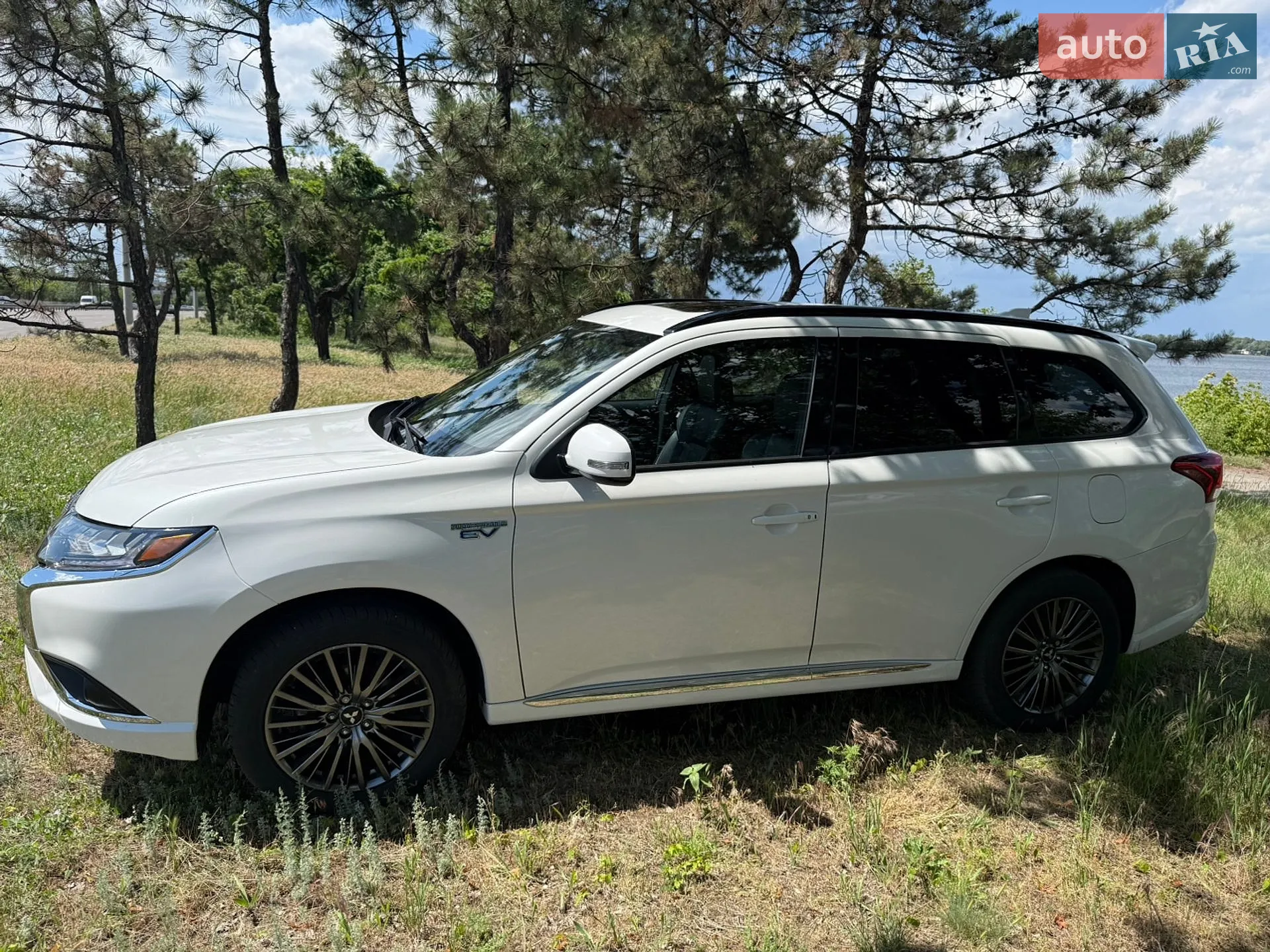 2022 Mitsubishi Outlander - мініатюра 9