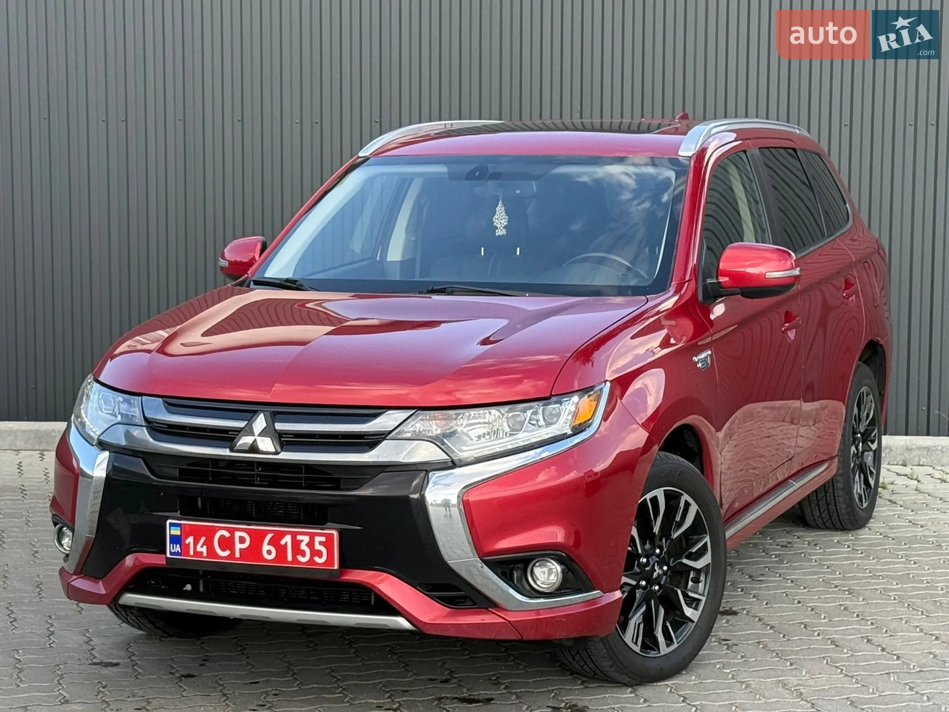 2018 Mitsubishi Outlander - фото 1