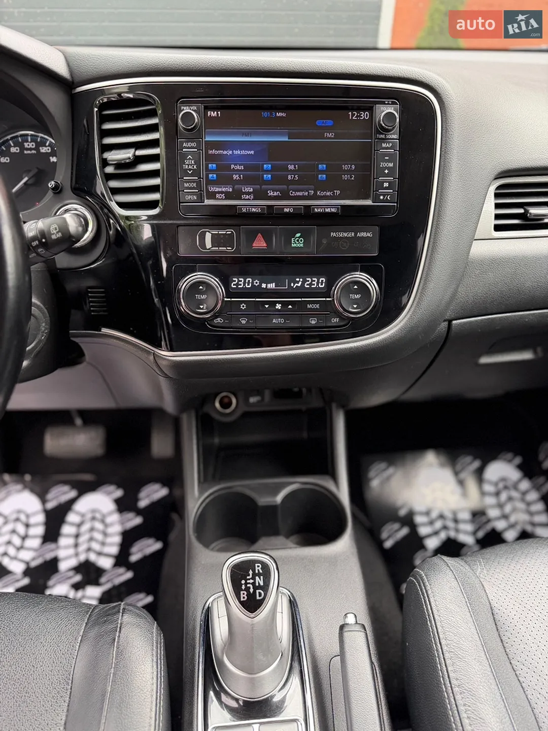 2014 Mitsubishi Outlander - мініатюра 11