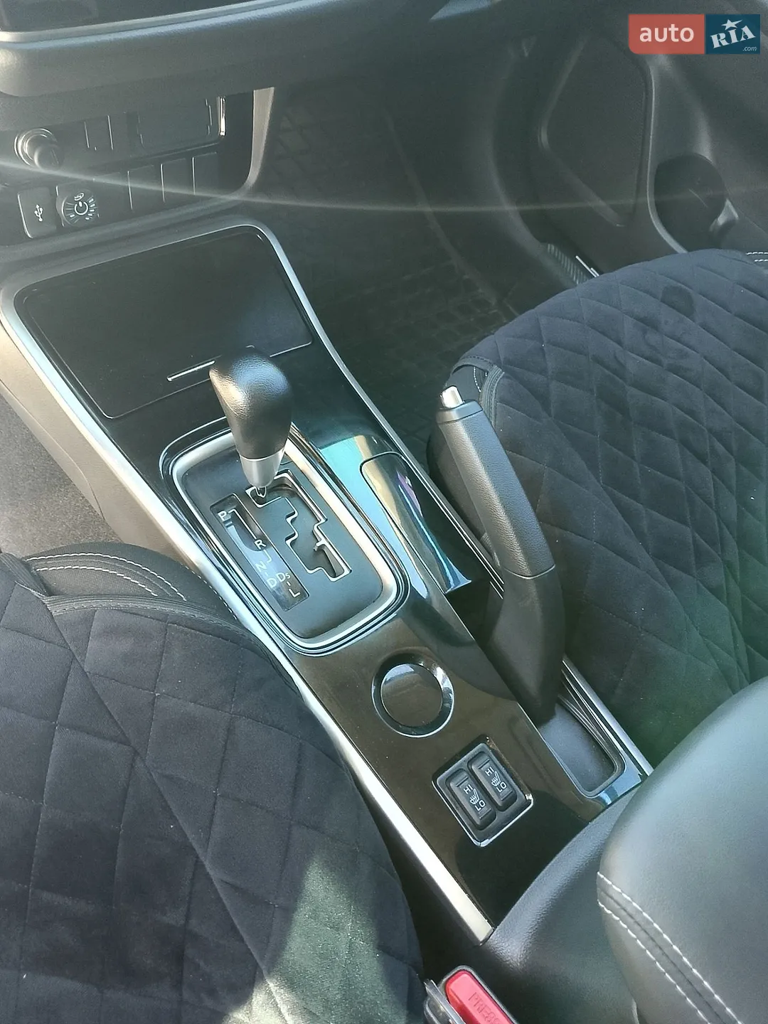 2021 Mitsubishi Outlander - мініатюра 12