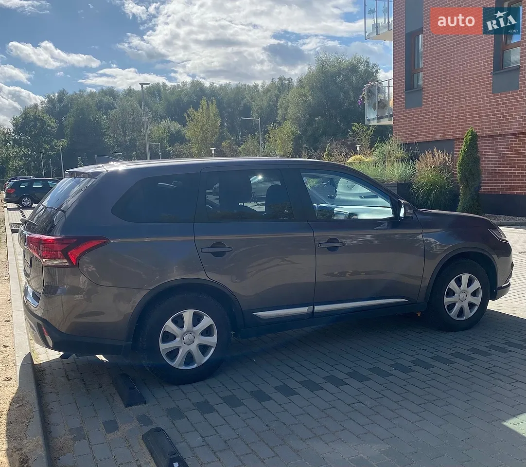 2021 Mitsubishi Outlander - мініатюра 30