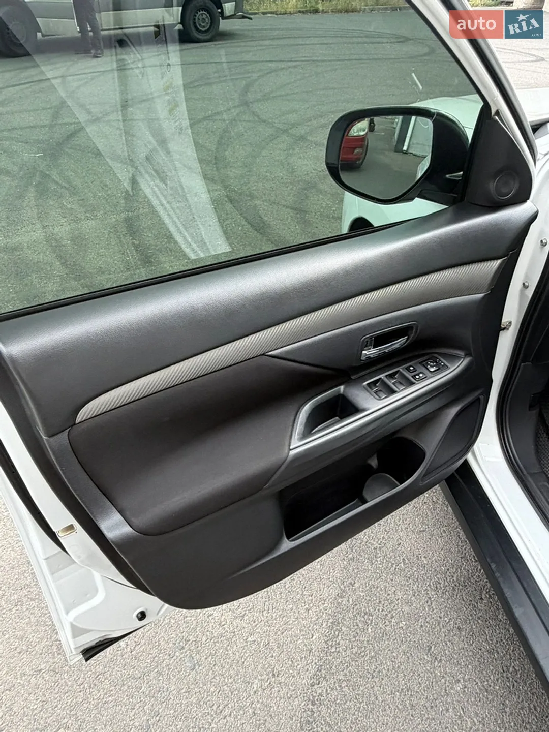 2013 Mitsubishi Outlander - мініатюра 15