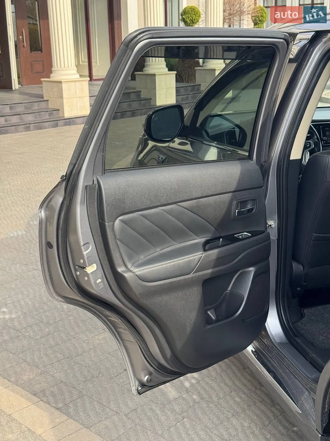 2018 Mitsubishi Outlander - мініатюра 23