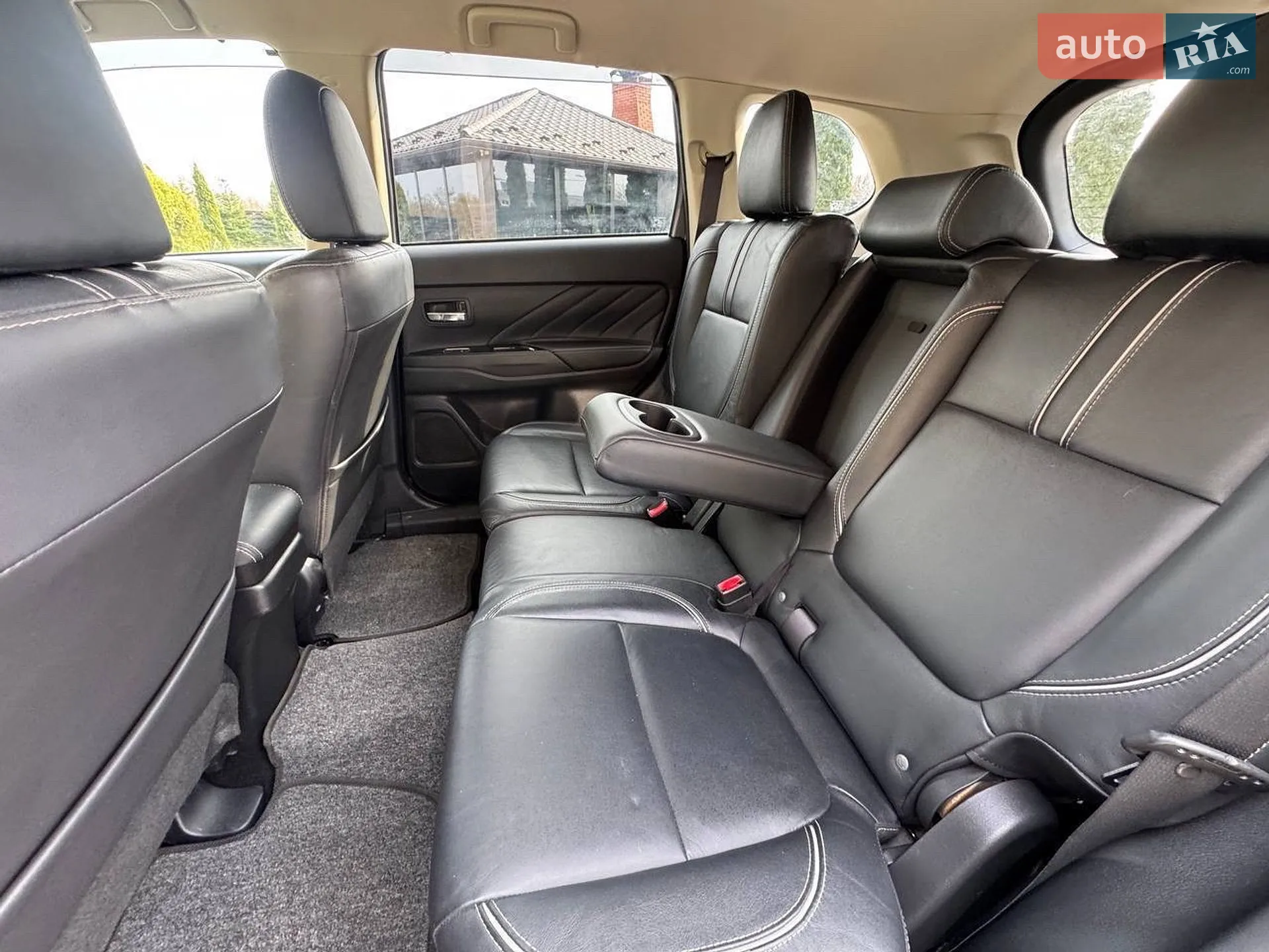 2018 Mitsubishi Outlander - мініатюра 28
