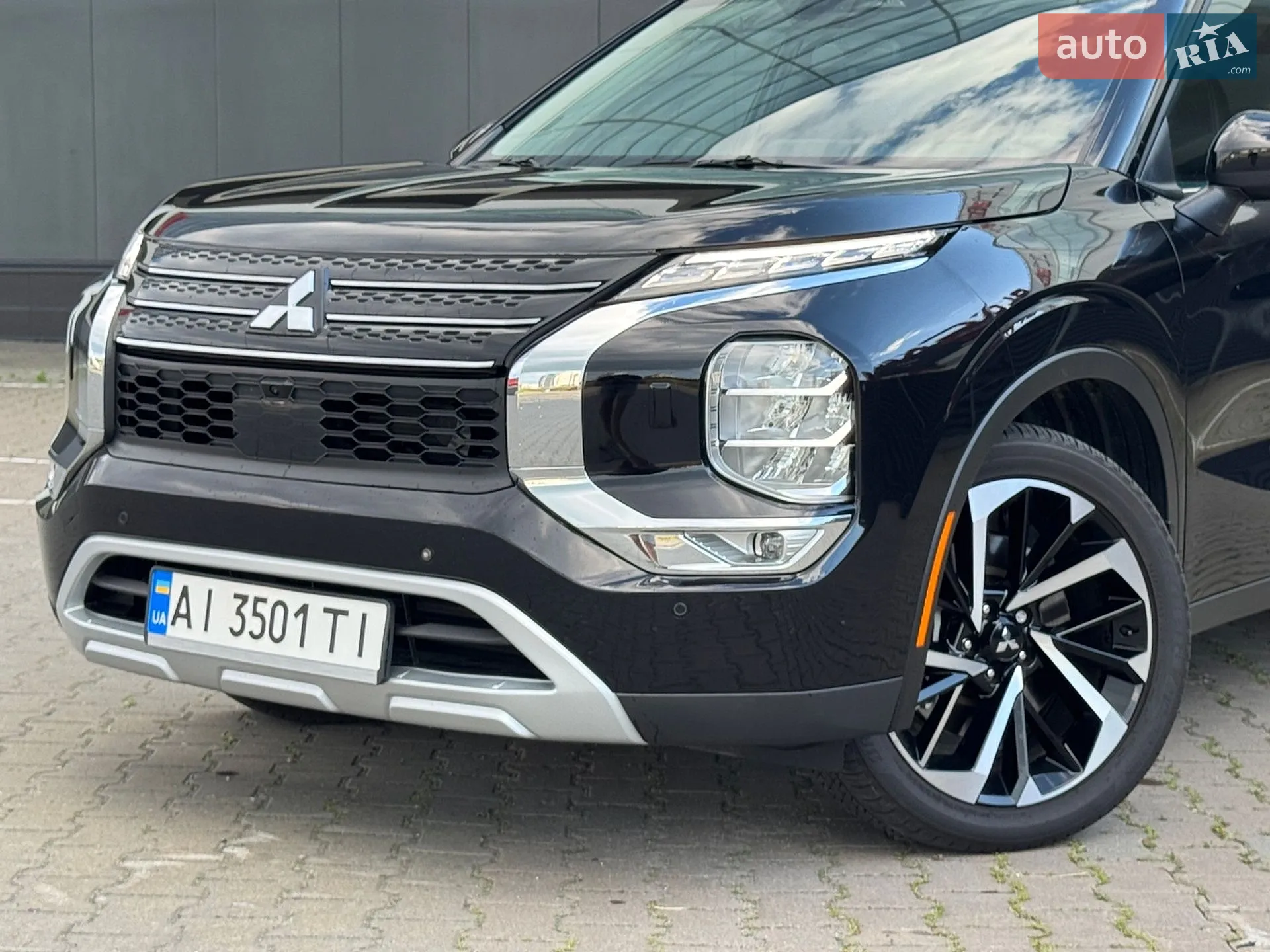 2023 Mitsubishi Outlander - мініатюра 2
