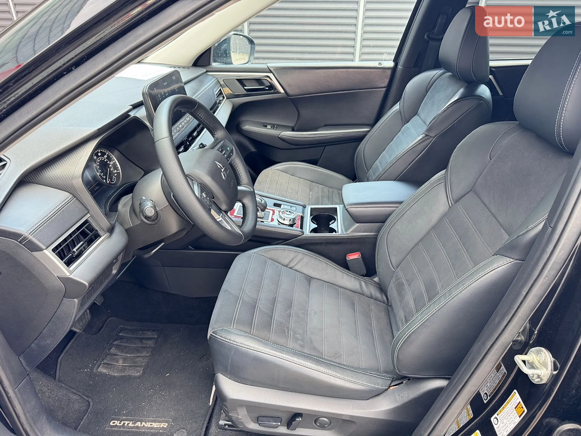 2023 Mitsubishi Outlander - мініатюра 21