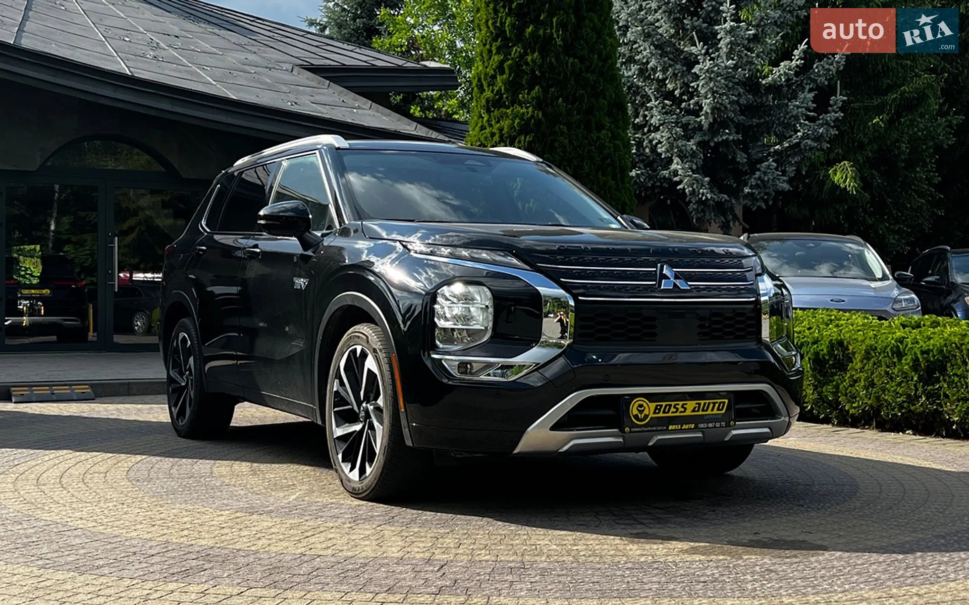 2023 Mitsubishi Outlander - фото 1