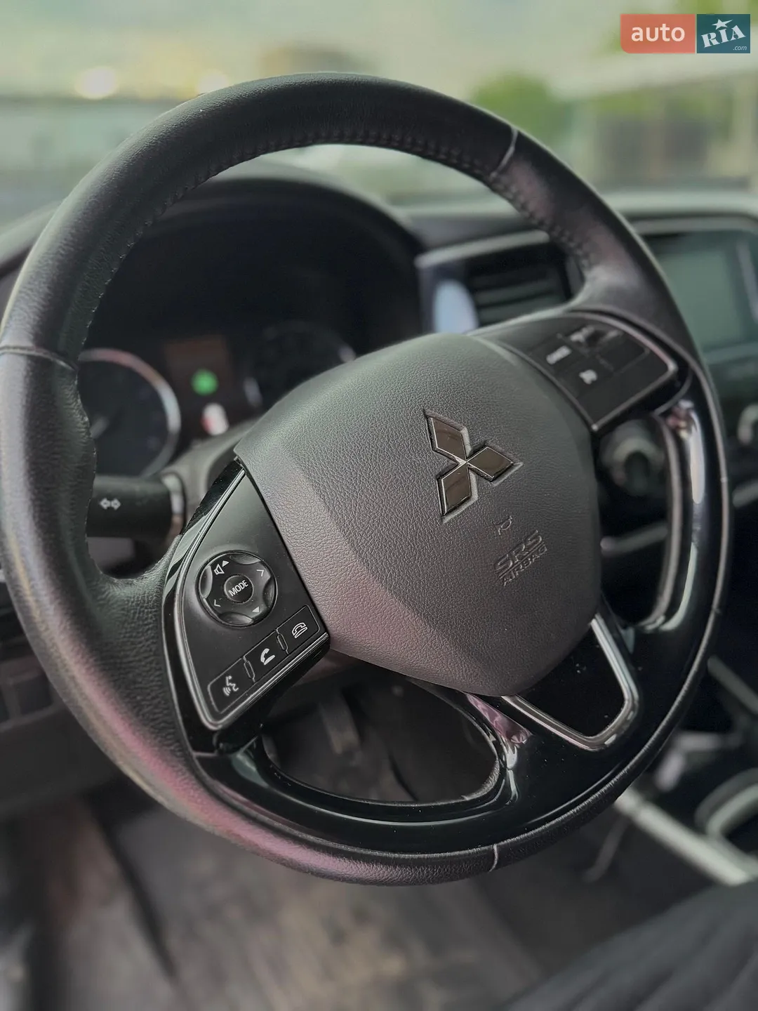 2016 Mitsubishi Outlander - мініатюра 24