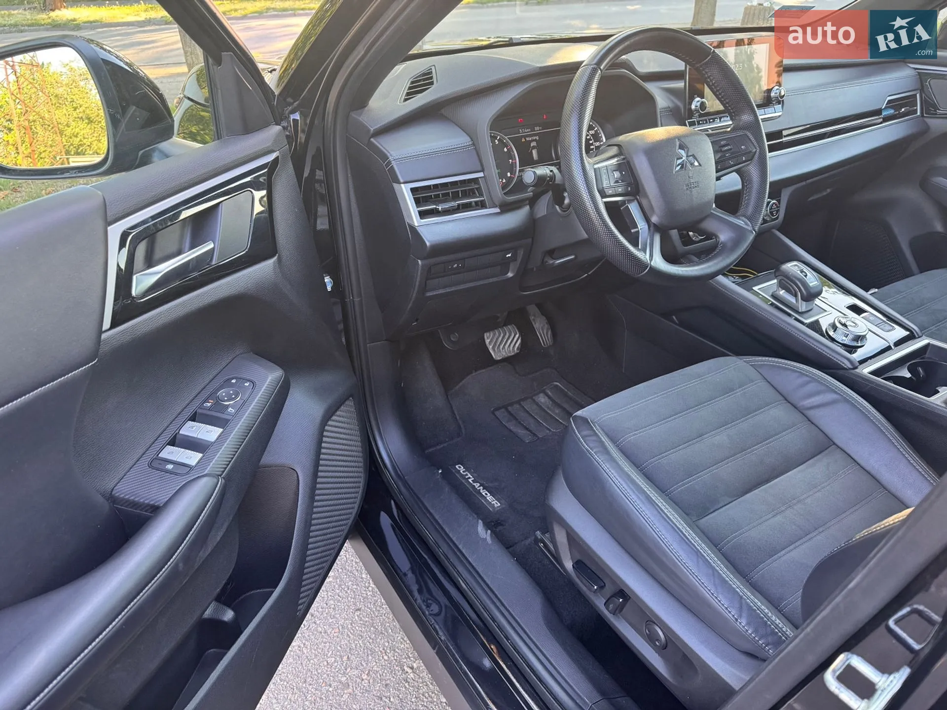 2022 Mitsubishi Outlander - мініатюра 20